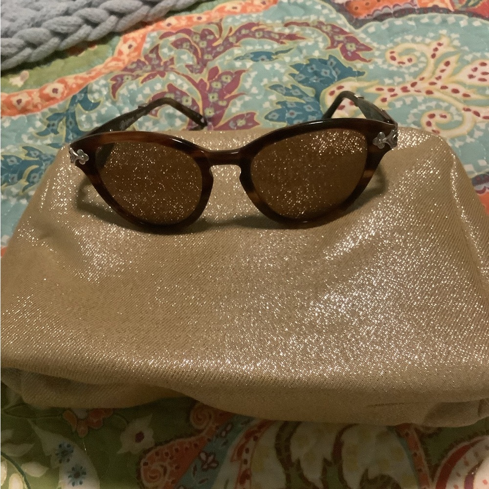 Brighton Crimson And Clover Sunnies - Picture 7 of 8